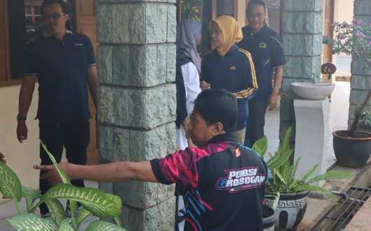 Kegiatan Resik-resik Desa Lan Kutha Sekretariat DPRD Kabupaten Grobogan 4